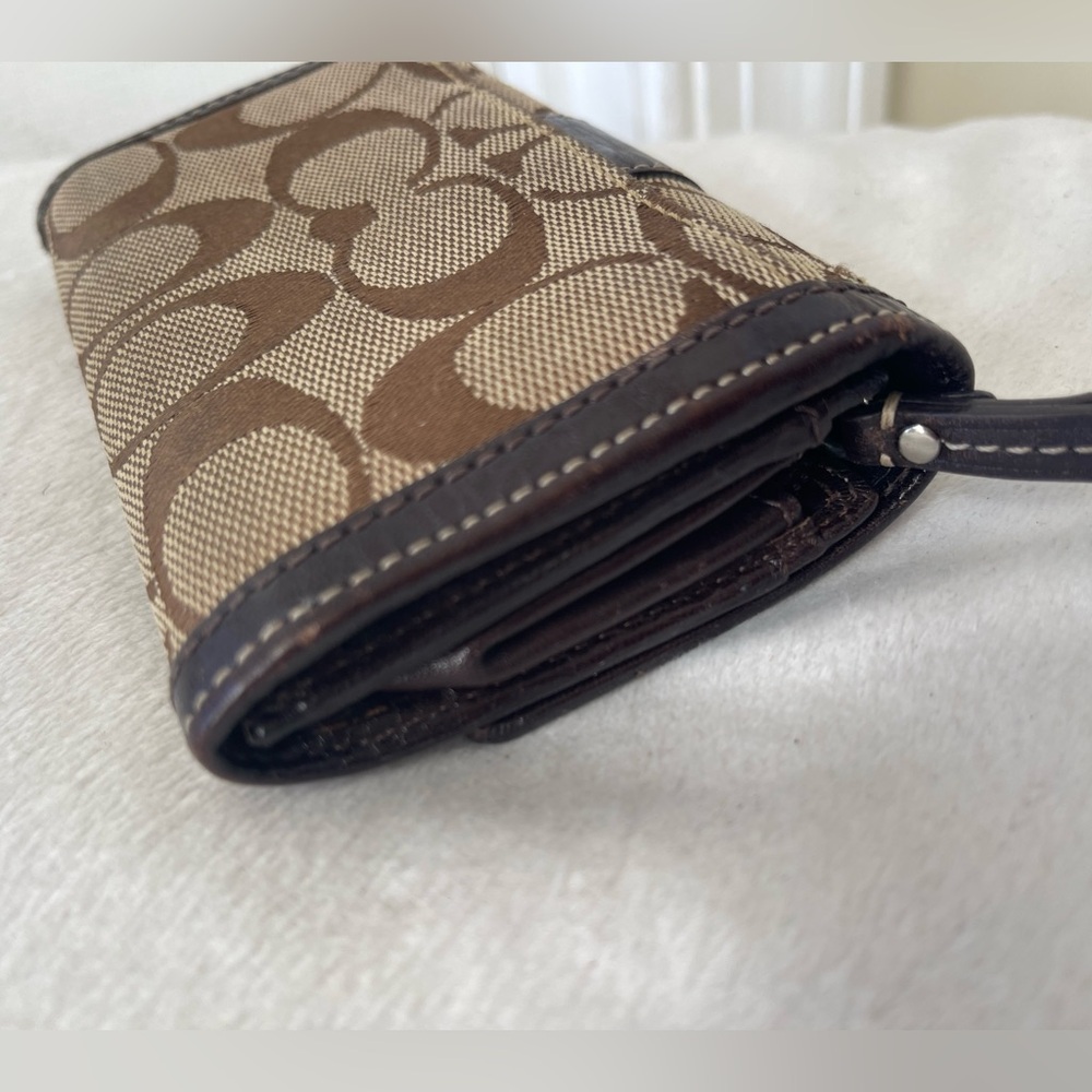 Coach Signature Small Wallet GUC - Picture 6 of 9